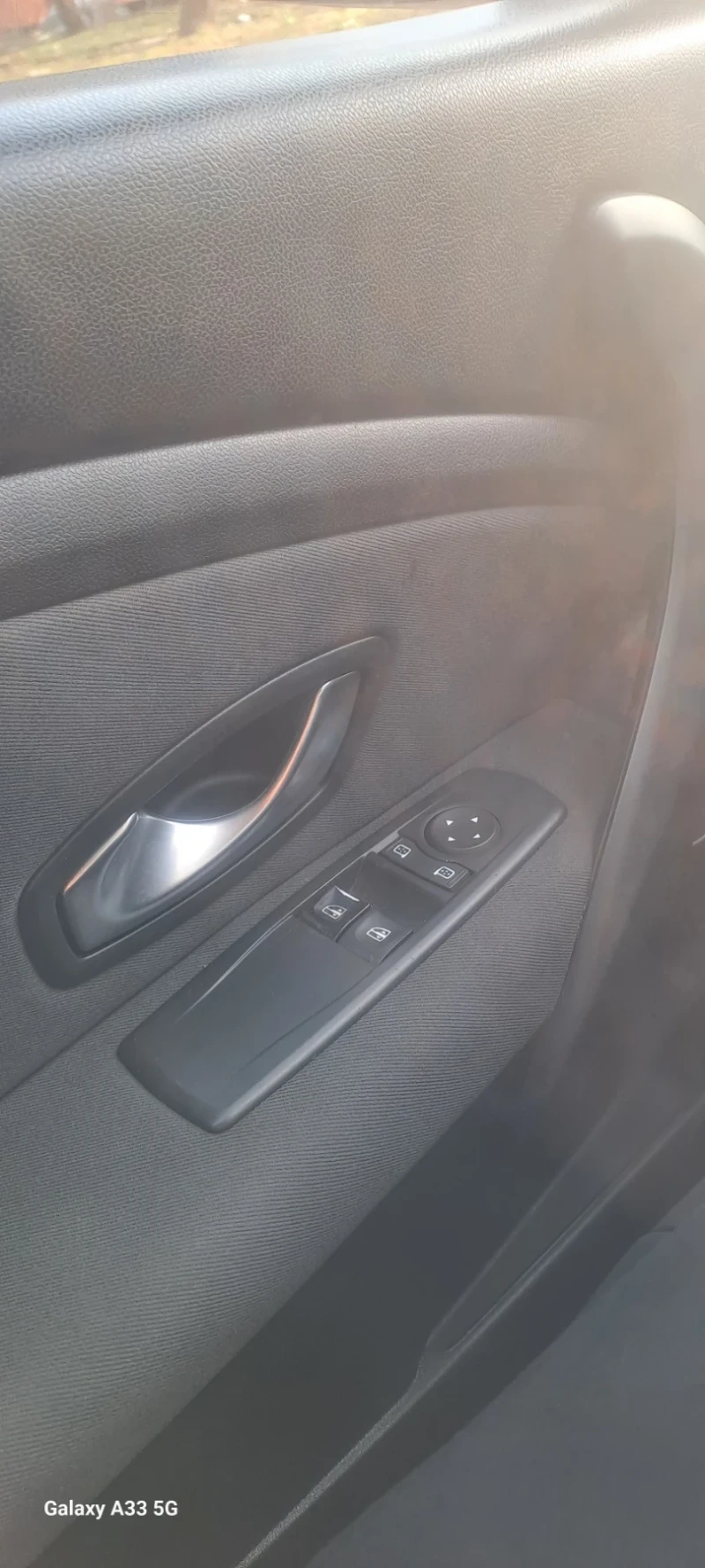 Renault Megane, снимка 10 - Автомобили и джипове - 52793294