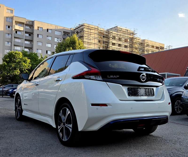 Nissan Leaf  12.2019/TEKNA/Заверена СЕРВИЗНА КНИЖКА, снимка 4 - Автомобили и джипове - 52878315