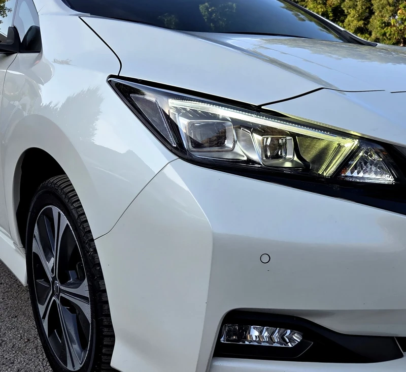 Nissan Leaf  12.2019/TEKNA/Заверена СЕРВИЗНА КНИЖКА, снимка 2 - Автомобили и джипове - 52878315