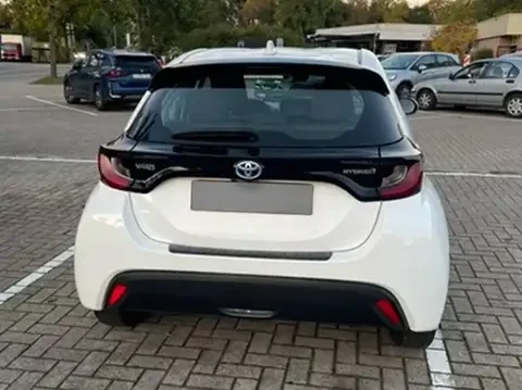 Toyota Yaris 1, 5 HYBRID , снимка 9 - Автомобили и джипове - 56737634