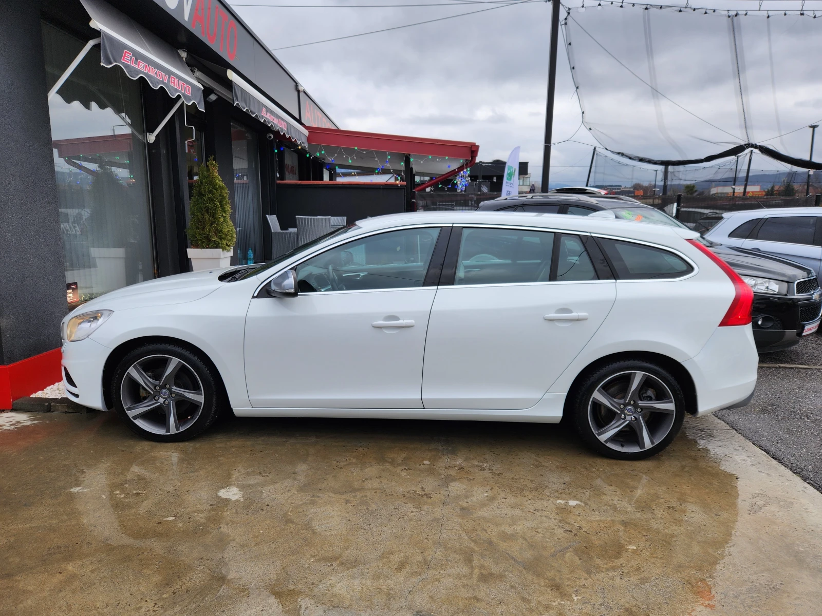 Volvo V60 R-design D4-1.6T-180к.с EURO 5-АВТОМАТИК-ШВЕЙЦАРИЯ - изображение 4