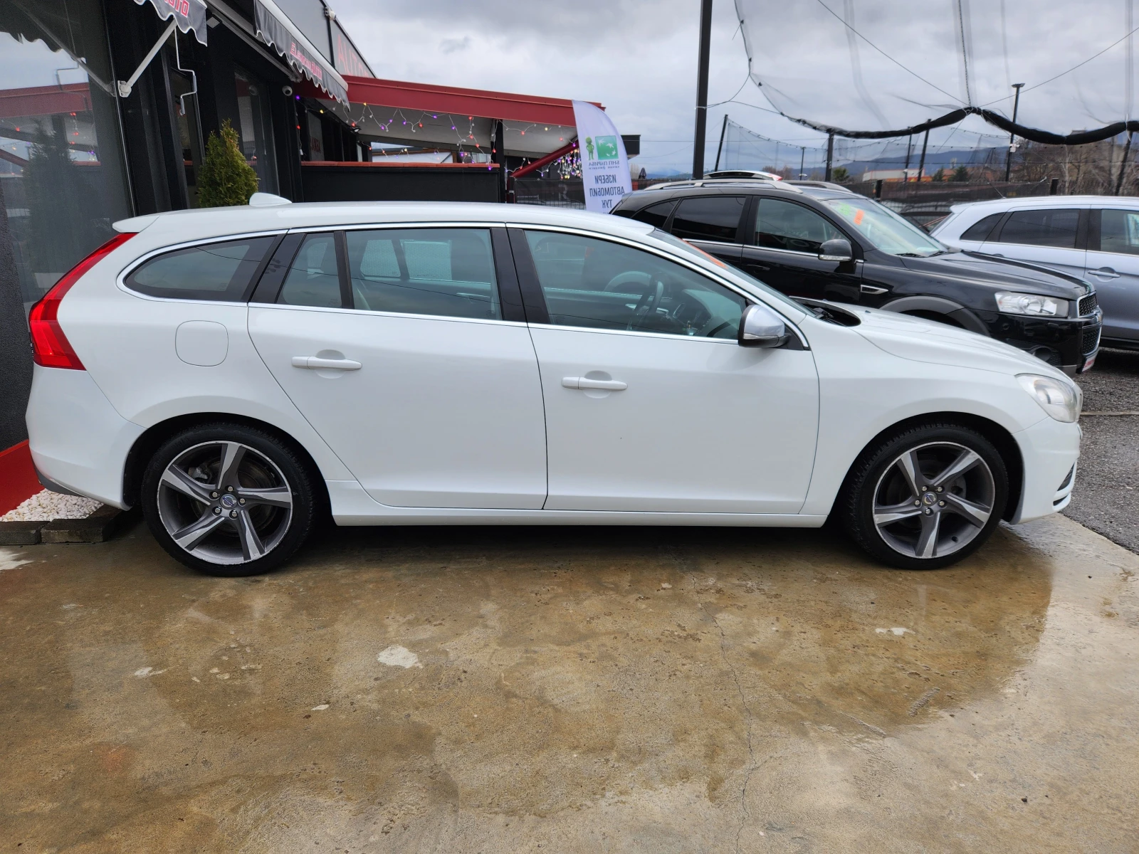 Volvo V60 R-design D4-1.6T-180к.с EURO 5-АВТОМАТИК-ШВЕЙЦАРИЯ - изображение 5