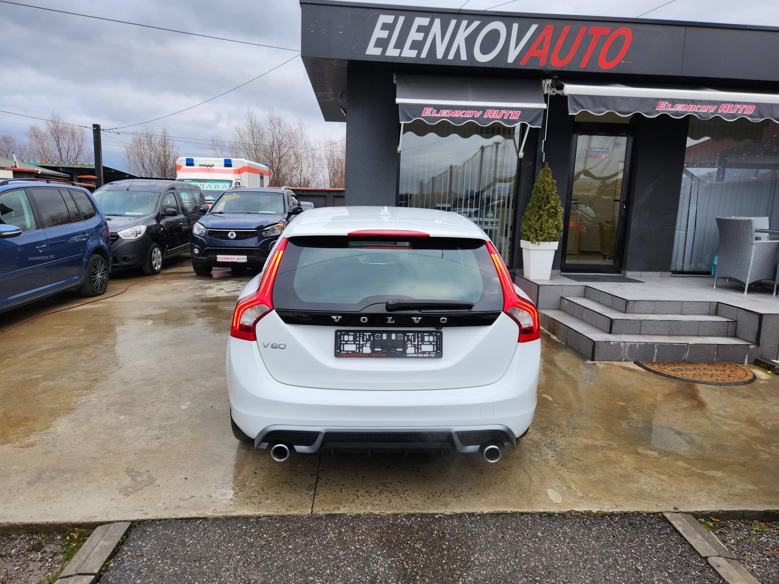 Volvo V60 R-design D4-1.6T-180к.с EURO 5-АВТОМАТИК-ШВЕЙЦАРИЯ - изображение 7