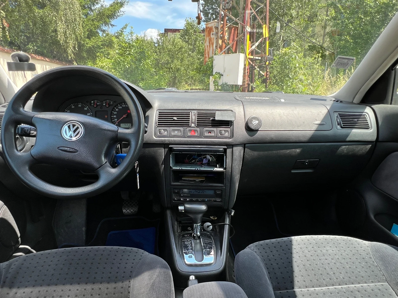 VW Golf 2.0 Automatic  - изображение 7