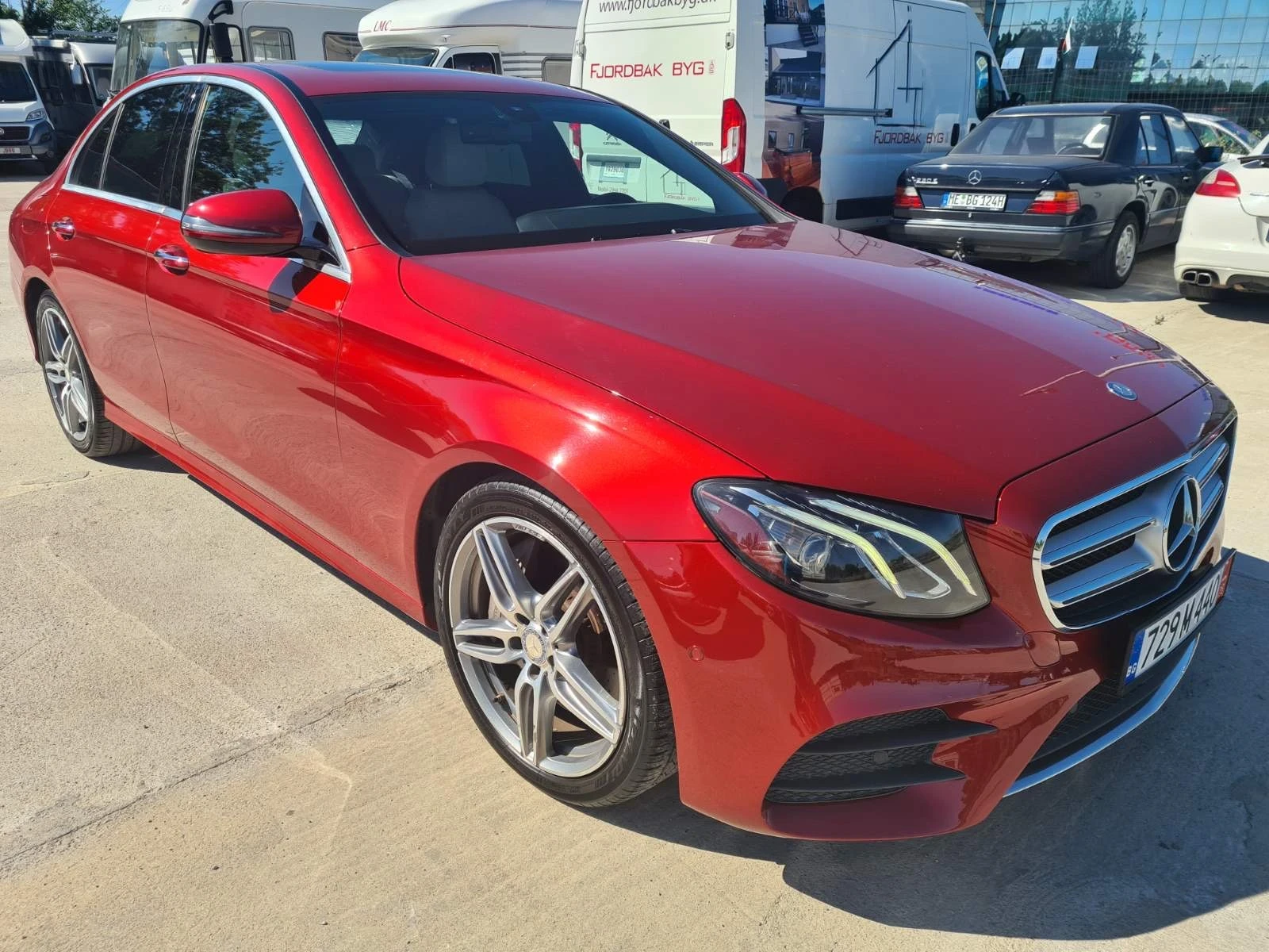 Mercedes-Benz E 300 AMG - изображение 2