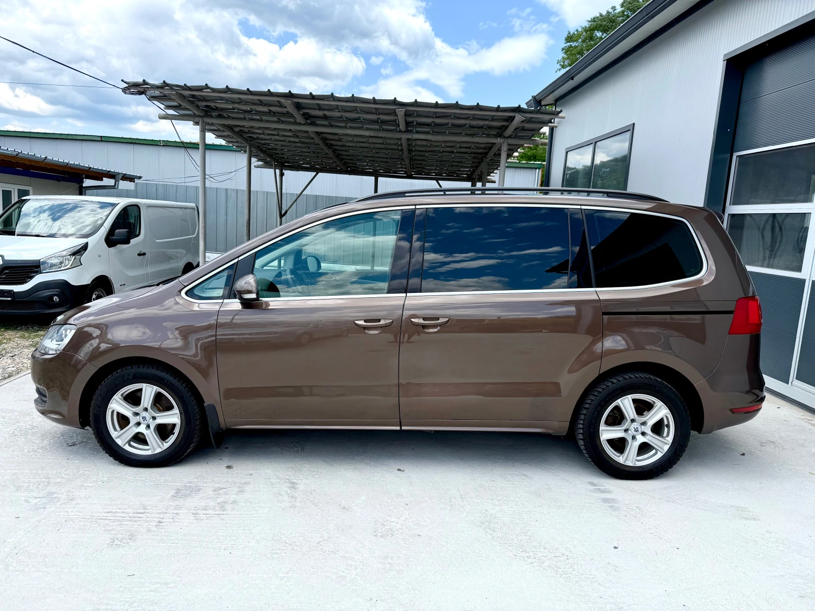 VW Sharan 2.0TDI DSG/7 mesta - изображение 4