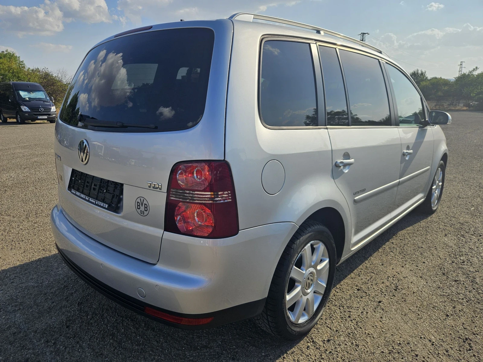 VW Touran 1.9tdi 105ps 6+ 1 united - изображение 4