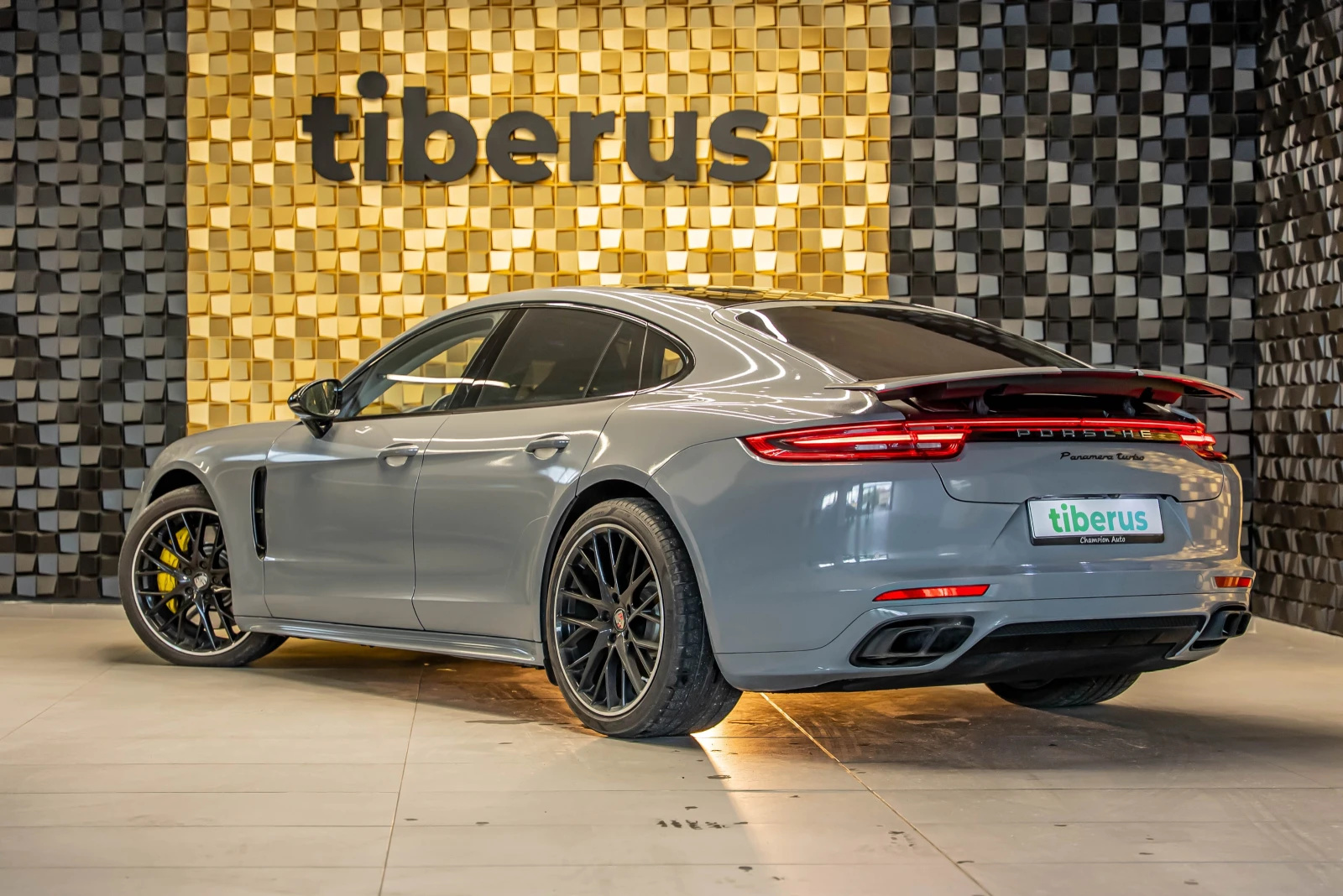 Porsche Panamera Turbo - изображение 2