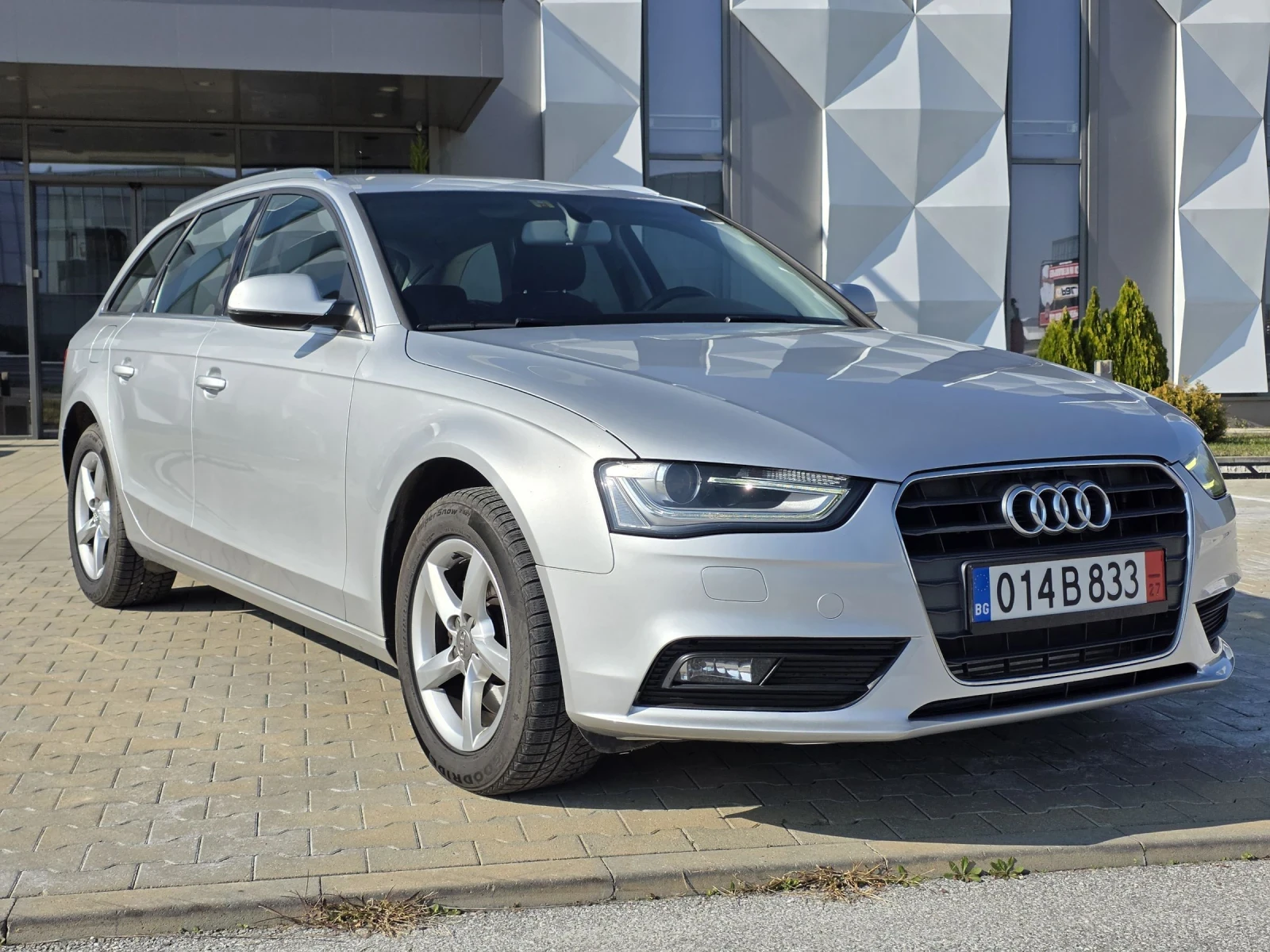 Audi A4 1.8i FACELIFT swiss edition  - изображение 7