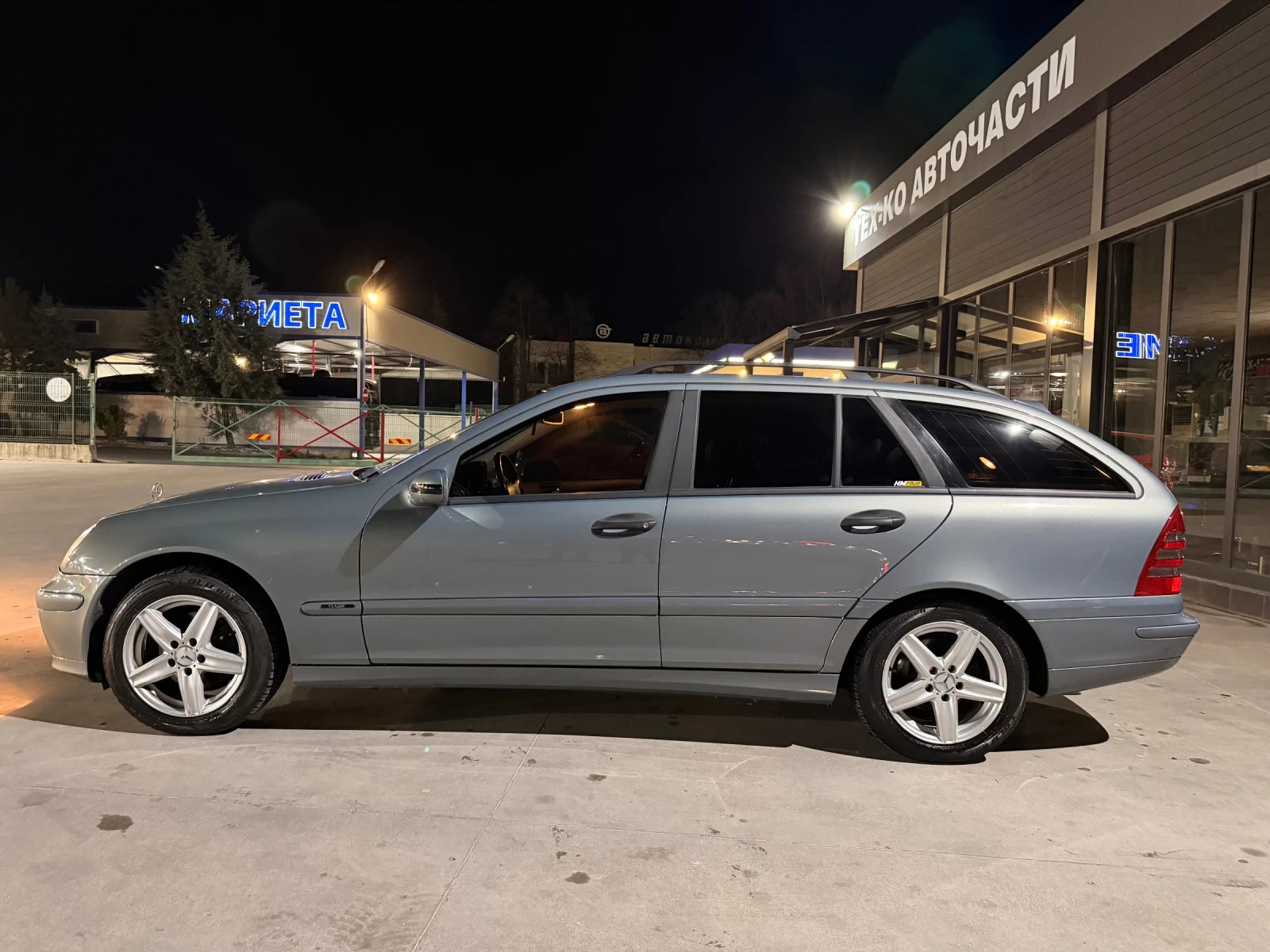 Mercedes-Benz C 200, снимка 2 - Автомобили и джипове - 53880028