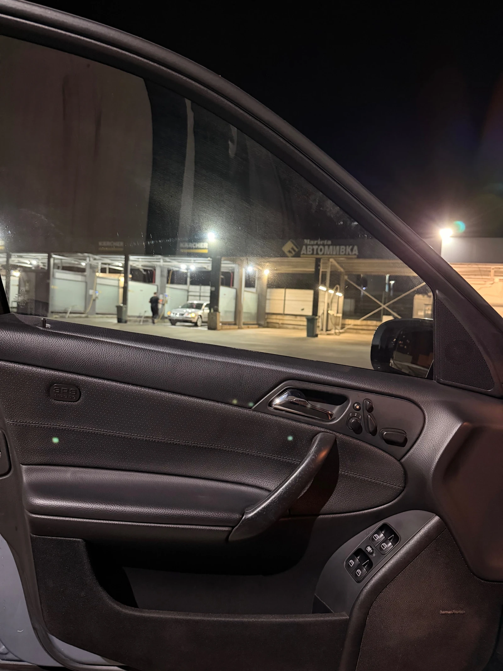 Mercedes-Benz C 200, снимка 10 - Автомобили и джипове - 53880028