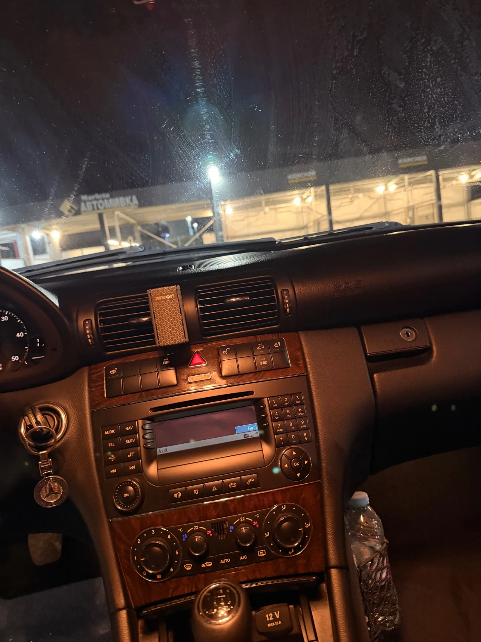 Mercedes-Benz C 200, снимка 14 - Автомобили и джипове - 53880028