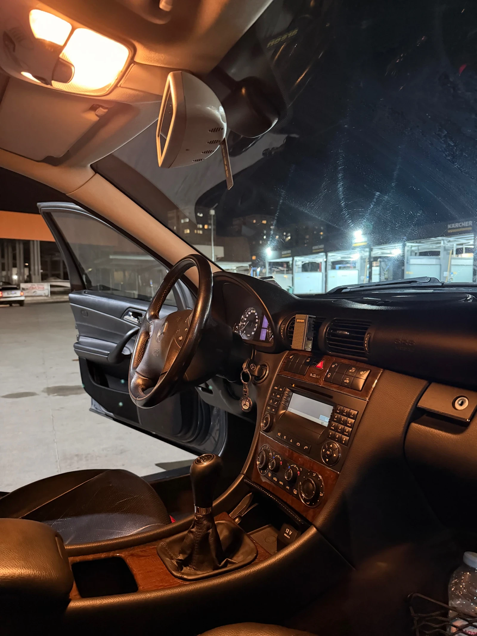 Mercedes-Benz C 200, снимка 8 - Автомобили и джипове - 53880028