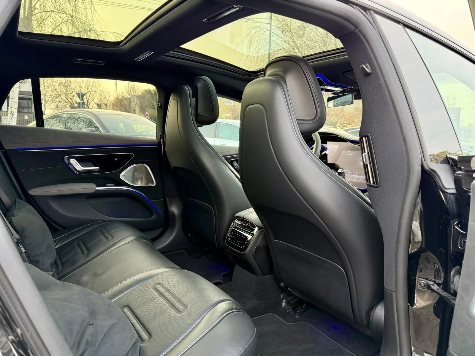Mercedes-Benz EQS 4MATIC AMG 55000км, снимка 12 - Автомобили и джипове - 54517096