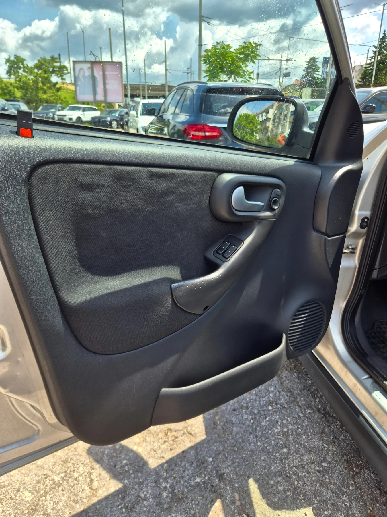 Opel Corsa 1.2i* КЛИМА* ОБСЛУЖЕН!, снимка 6 - Автомобили и джипове - 54668014