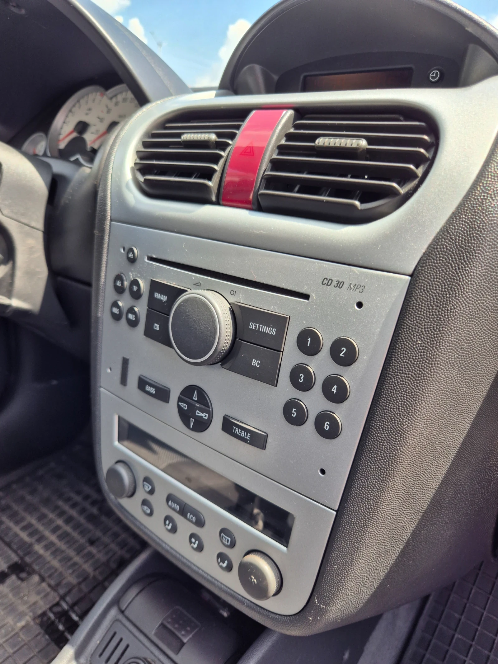 Opel Corsa 1.2i* КЛИМА* ОБСЛУЖЕН!, снимка 10 - Автомобили и джипове - 54668014