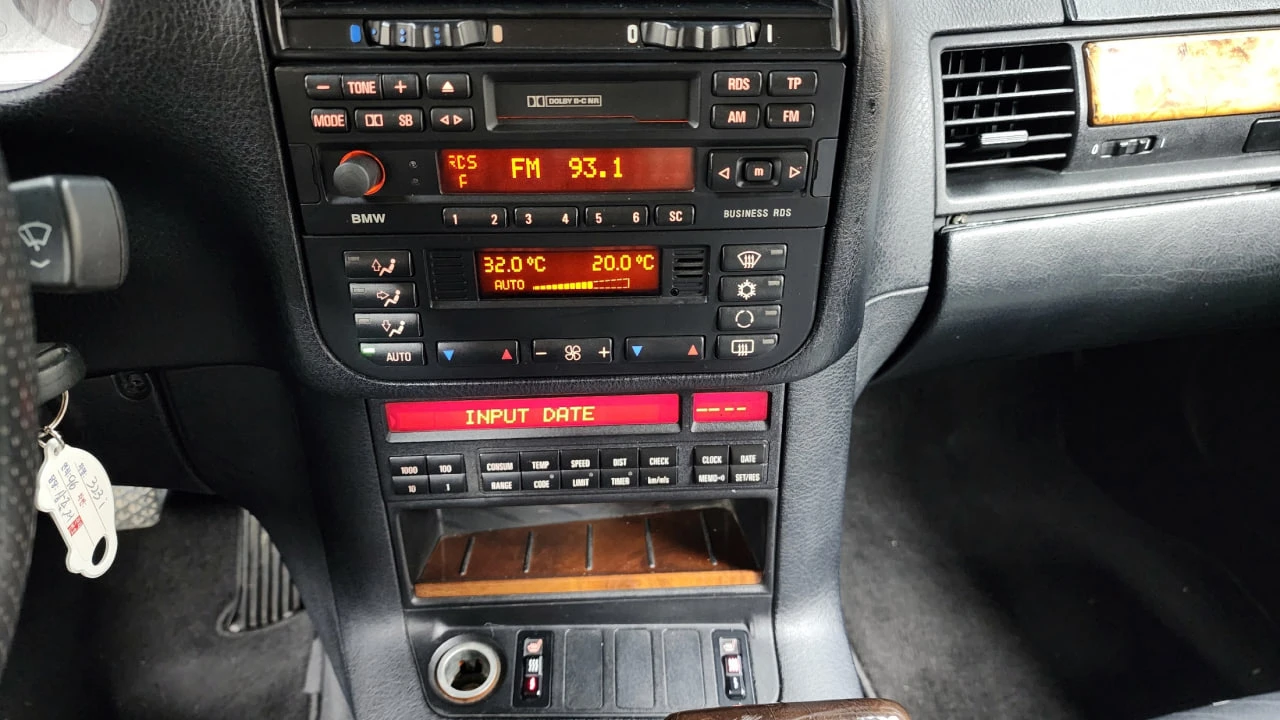 BMW 323, снимка 15 - Автомобили и джипове - 54701830