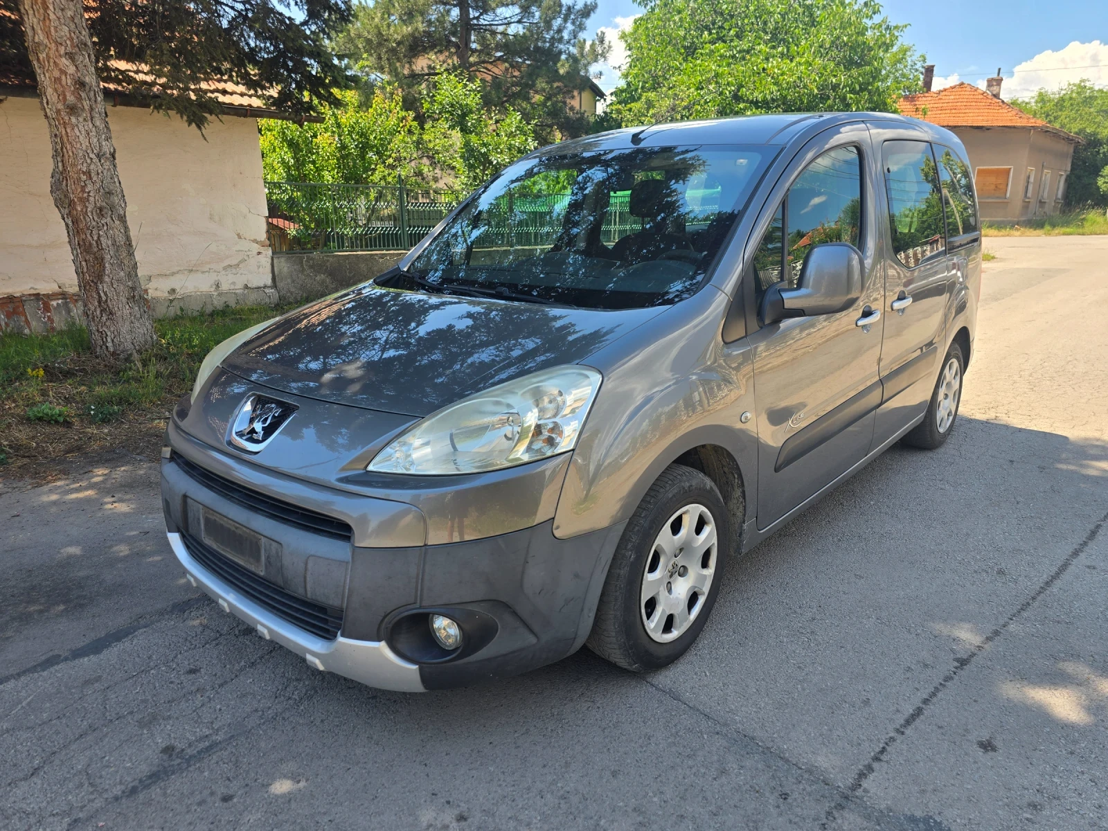 Peugeot Partner 1.6HDI БЕЛГИЯ КЛИМАТИК , снимка 3 - Автомобили и джипове - 55048381