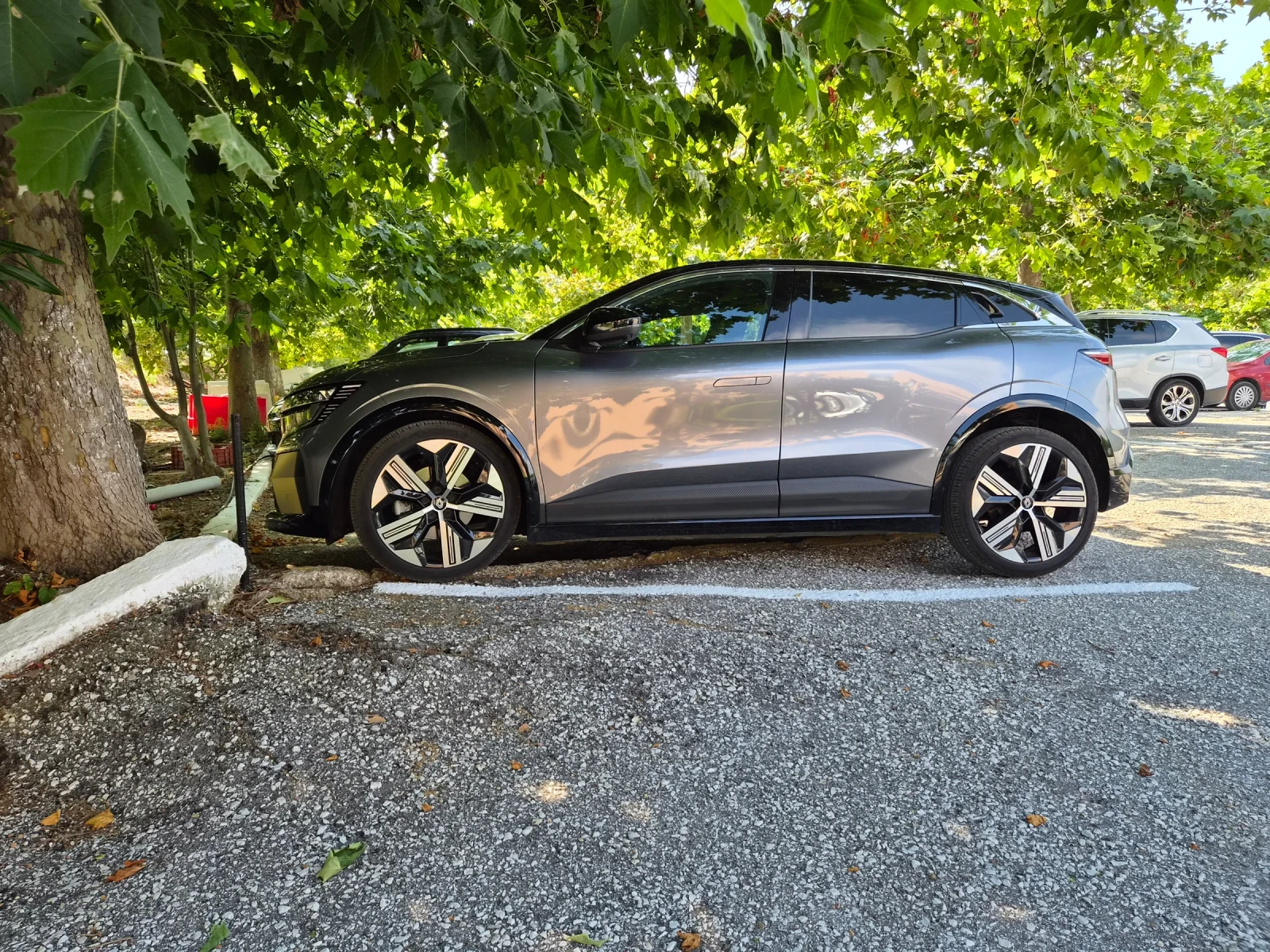 Renault Megane EV60/ ICONIC/ 360/Harman Cardon, снимка 15 - Автомобили и джипове - 55409519
