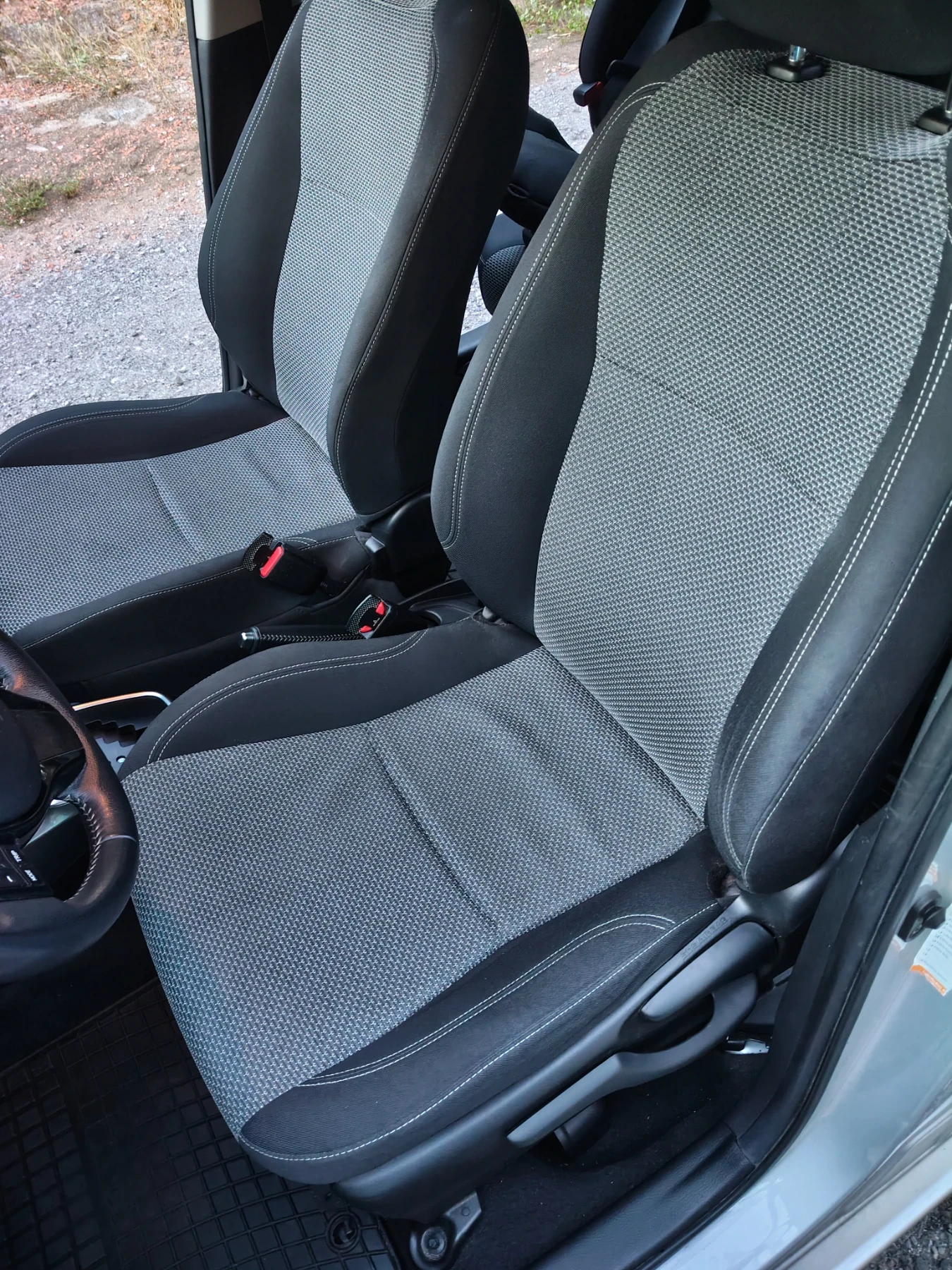 Toyota Yaris, снимка 13 - Автомобили и джипове - 55890682