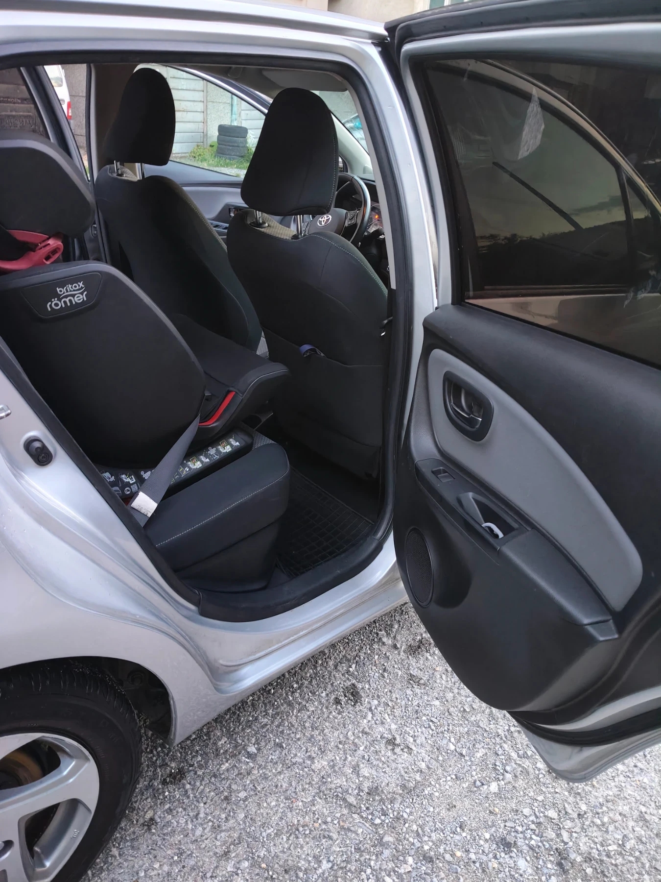 Toyota Yaris, снимка 10 - Автомобили и джипове - 55890682