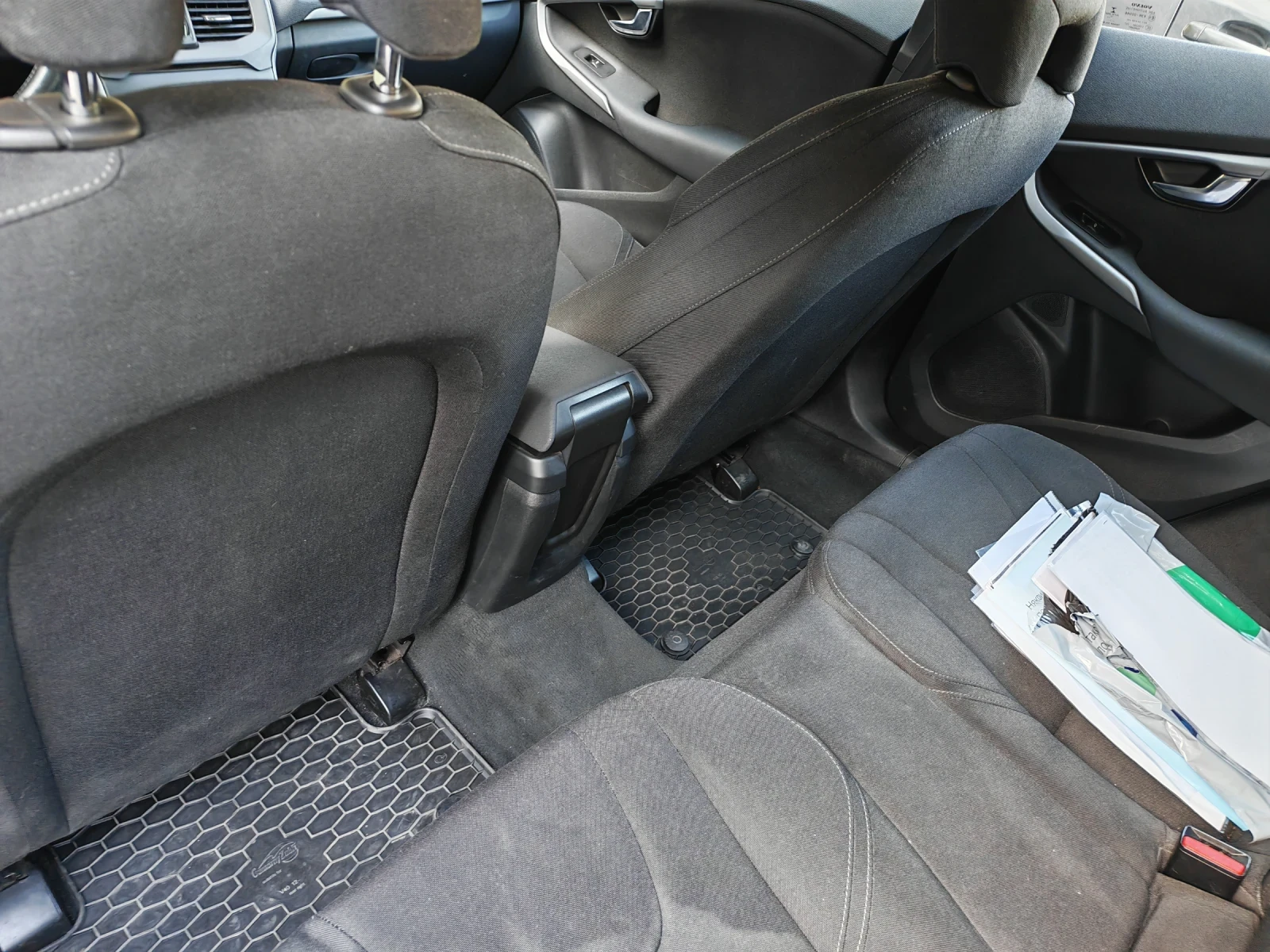 Volvo V40 D2, снимка 16 - Автомобили и джипове - 56410726