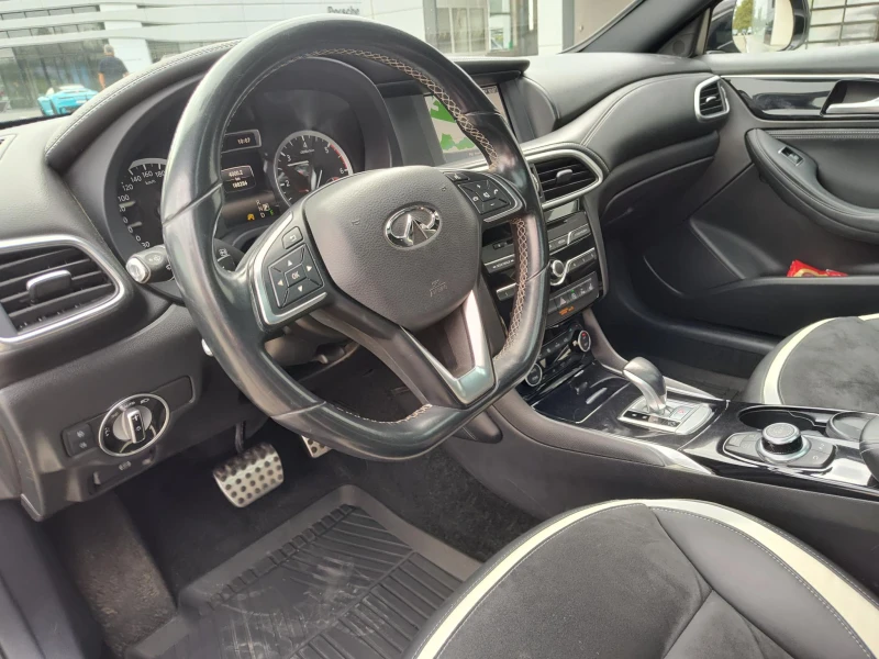 Infiniti Q30 S, снимка 13 - Автомобили и джипове - 47504096