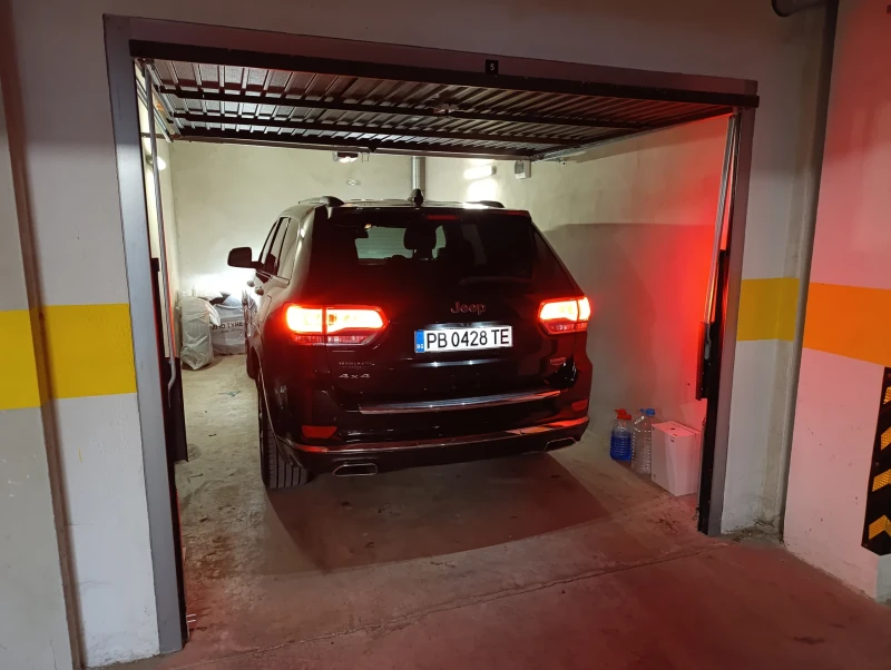 Jeep Grand cherokee Summit 5.7 Quadra Lift, снимка 9 - Автомобили и джипове - 53400956