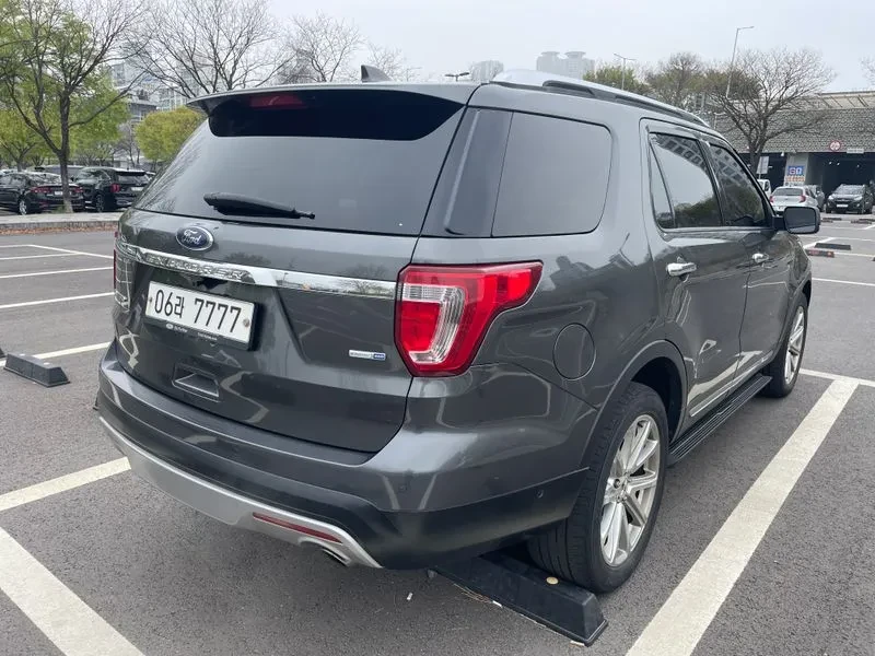 Ford Explorer 2.3 AWD, снимка 2 - Автомобили и джипове - 54351944