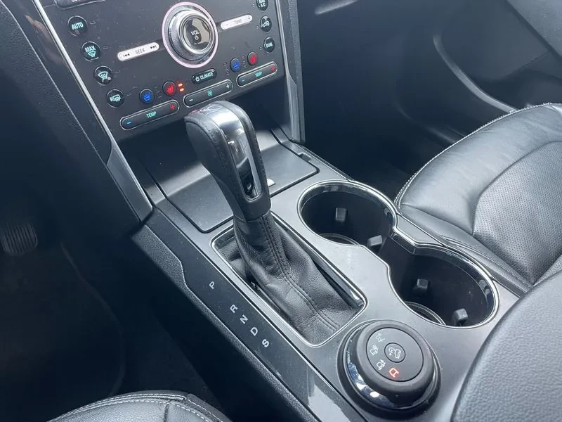 Ford Explorer 2.3 AWD, снимка 9 - Автомобили и джипове - 54351944