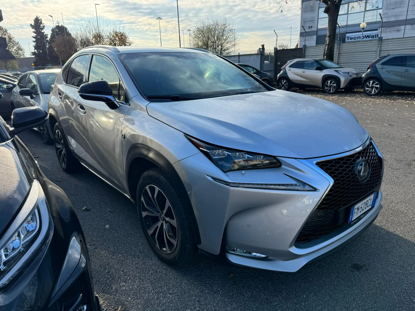 Lexus NX 300h 2.5i HYBRID F-SPORT 74.000км-КАТО НОВ!! - изображение 4