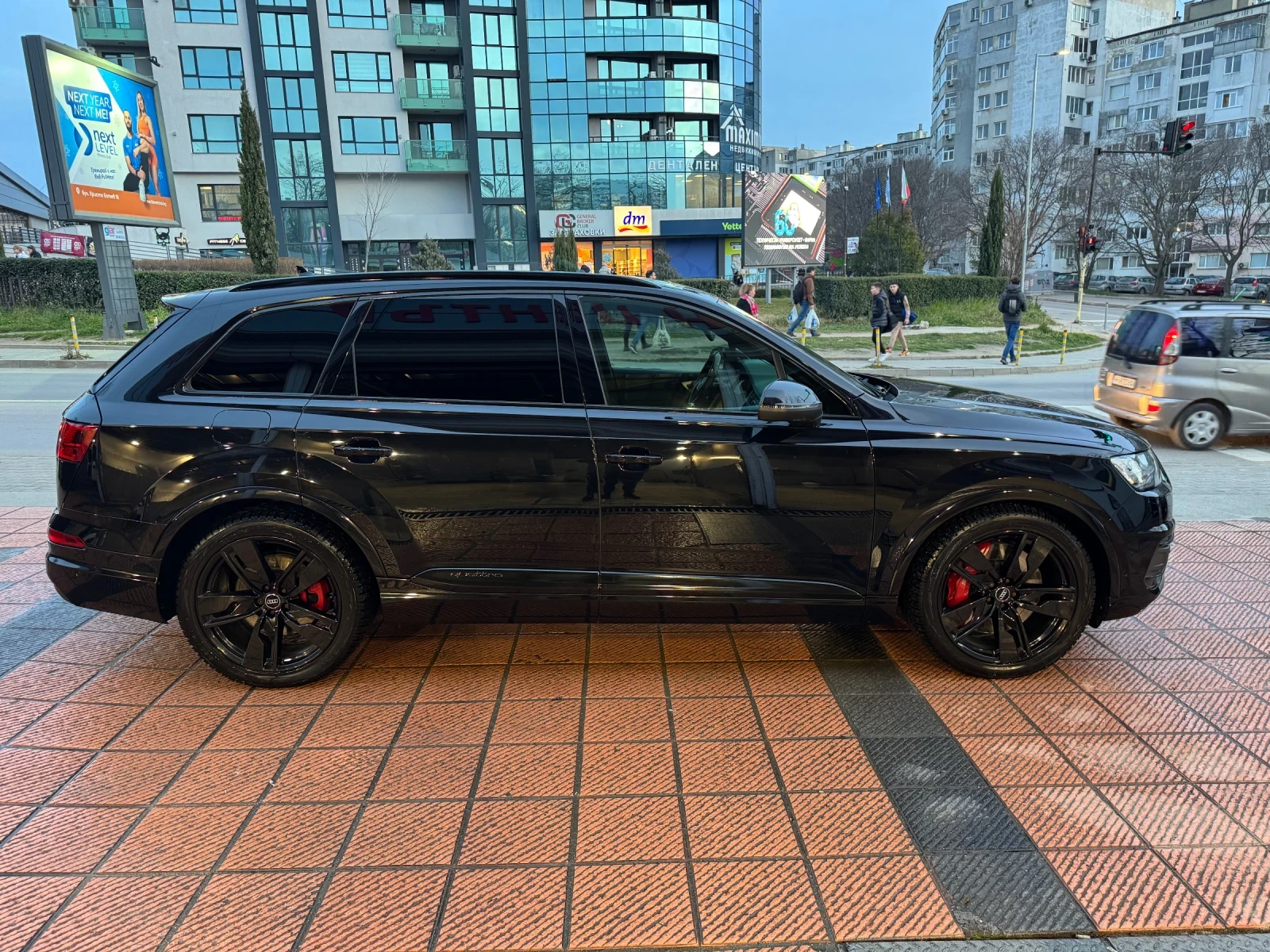 Audi SQ7  - изображение 7