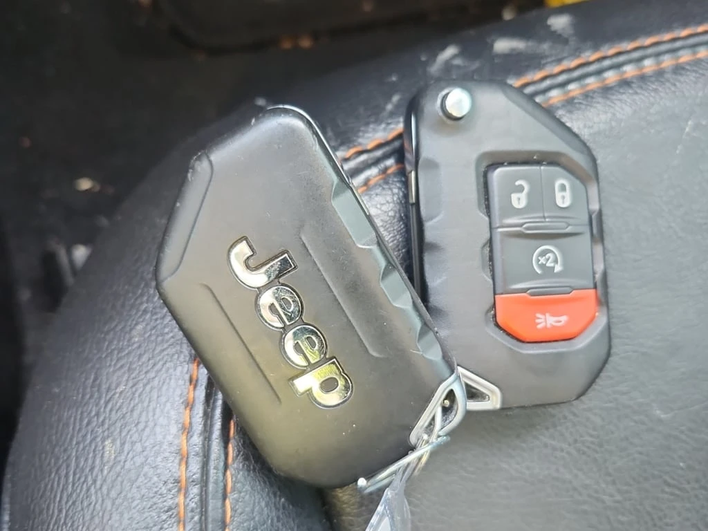 Jeep Gladiator MOJAVE CREW CAB SHORT BED  CARFAX | Mobile.bg � ����������� 8