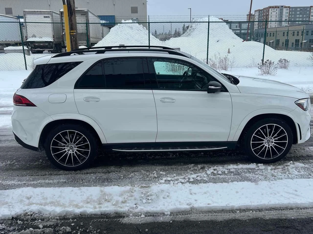 Mercedes-Benz GLE * 350 * PANO* KEYLESS* ПОДГРЕВ* , снимка 3 - Автомобили и джипове - 53979751