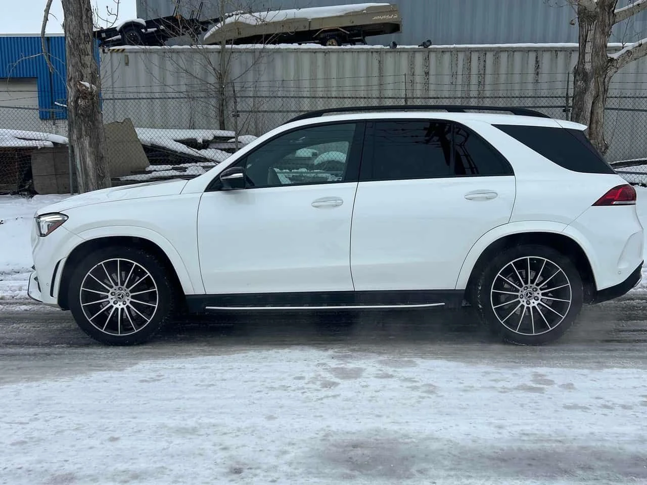 Mercedes-Benz GLE * 350 * PANO* KEYLESS* ПОДГРЕВ* , снимка 2 - Автомобили и джипове - 53979751