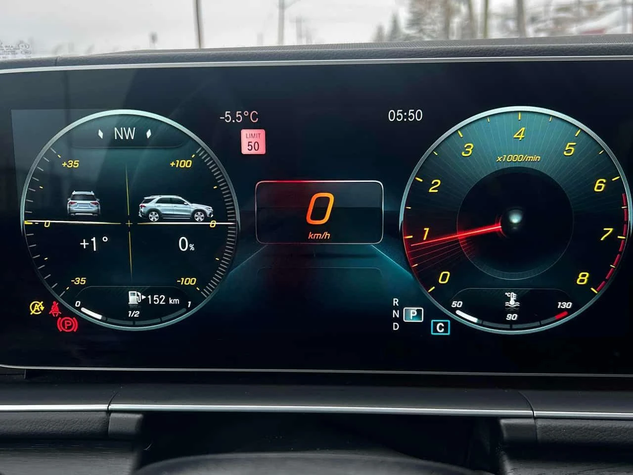 Mercedes-Benz GLE * 350 * PANO* KEYLESS* ПОДГРЕВ* , снимка 8 - Автомобили и джипове - 53979751