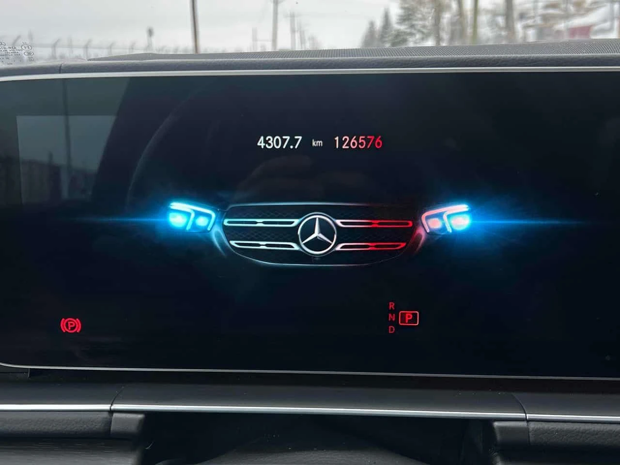 Mercedes-Benz GLE * 350 * PANO* KEYLESS* ПОДГРЕВ* , снимка 12 - Автомобили и джипове - 53979751