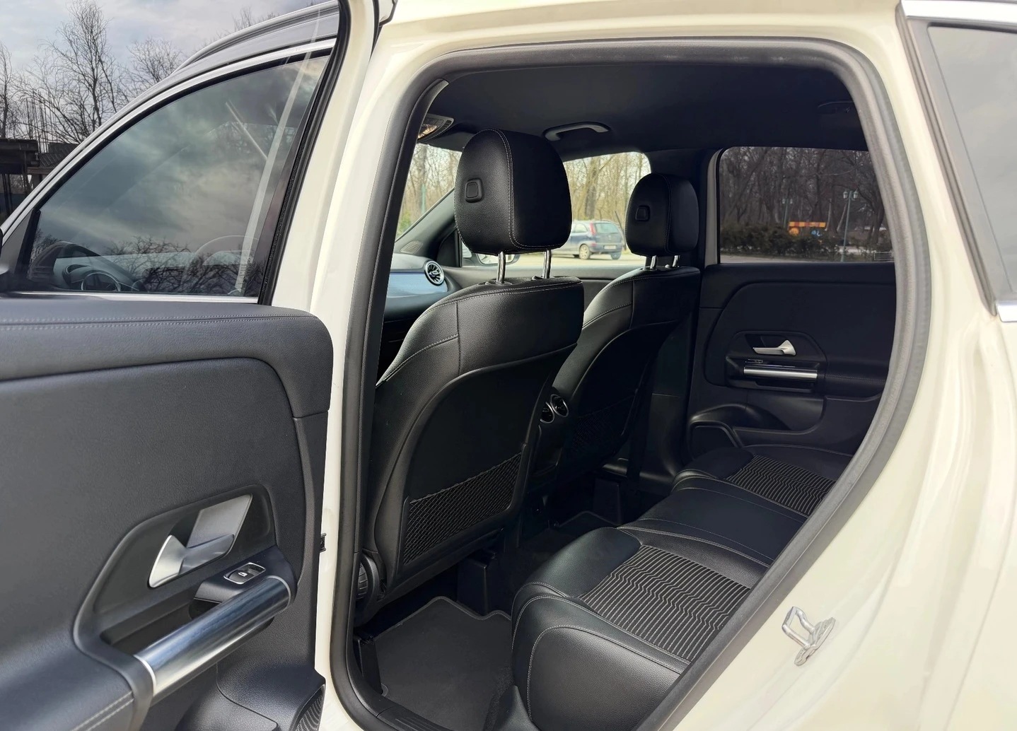 Mercedes-Benz GLA 250 e, снимка 5 - Автомобили и джипове - 54224527