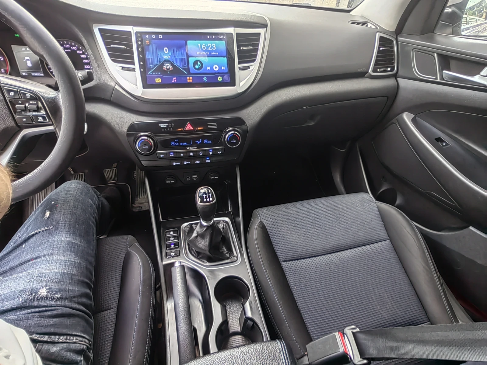 Hyundai Tucson, снимка 11 - Автомобили и джипове - 54792046
