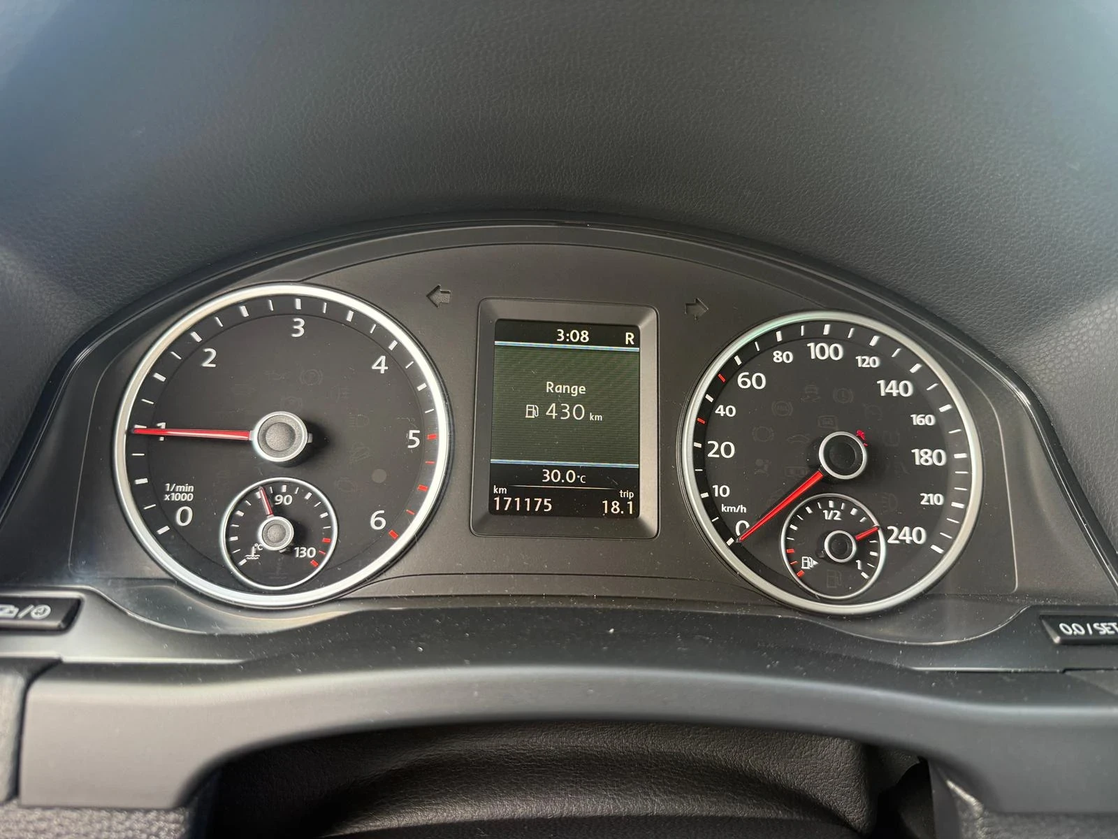 VW Tiguan 4motion Automatic, снимка 12 - Автомобили и джипове - 54933214