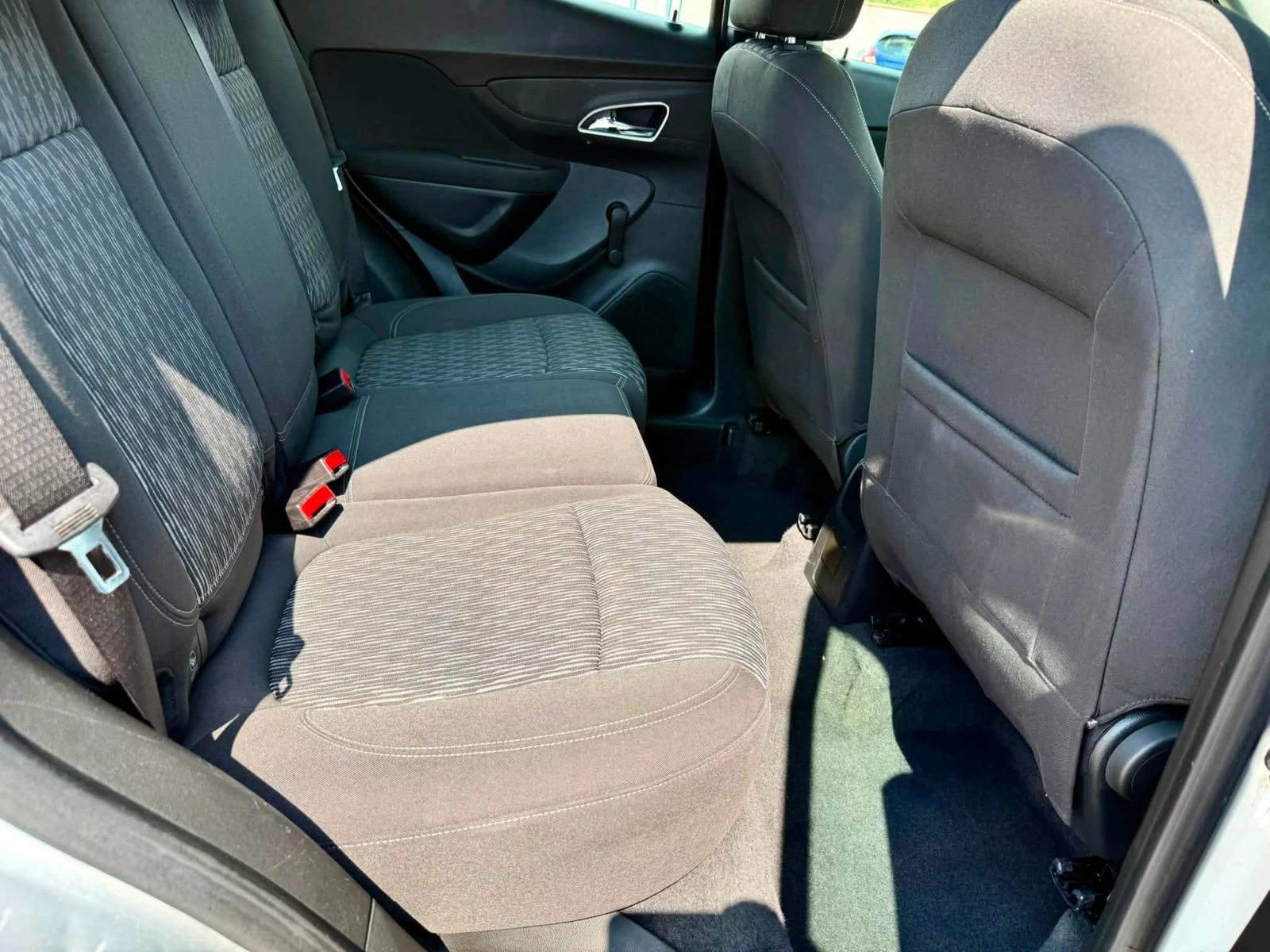 Opel Mokka 1.6, снимка 14 - Автомобили и джипове - 55835057
