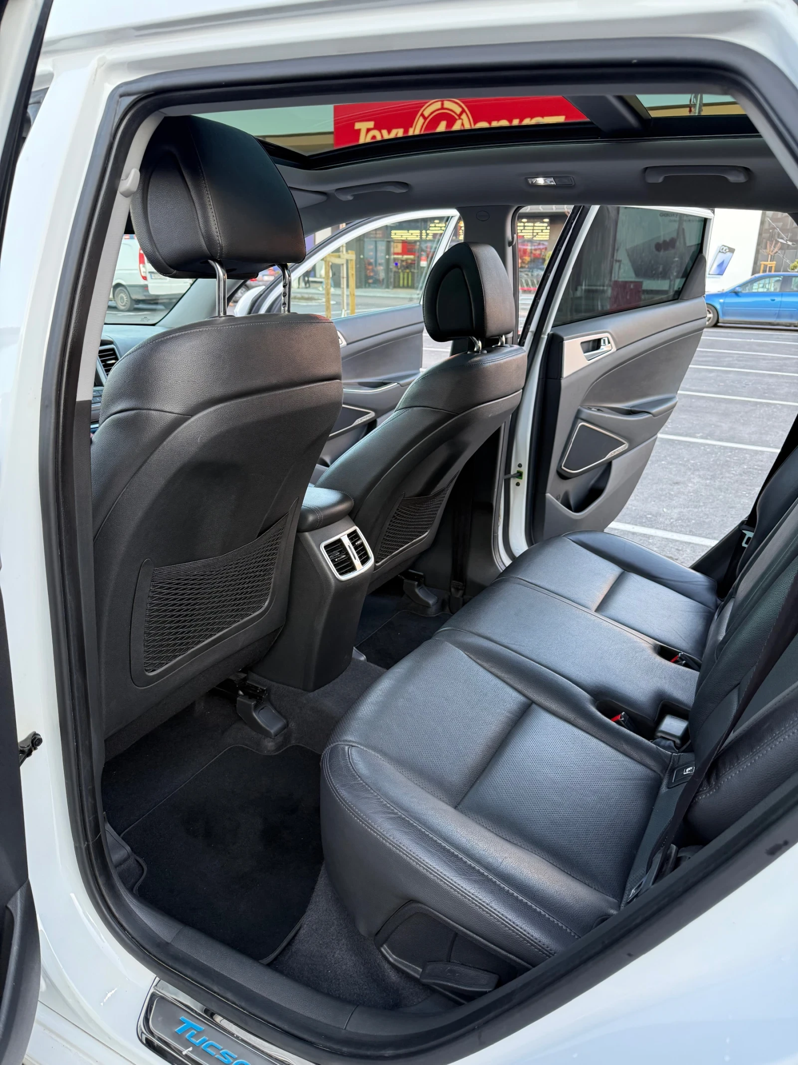 Hyundai Tucson, снимка 11 - Автомобили и джипове - 56152681