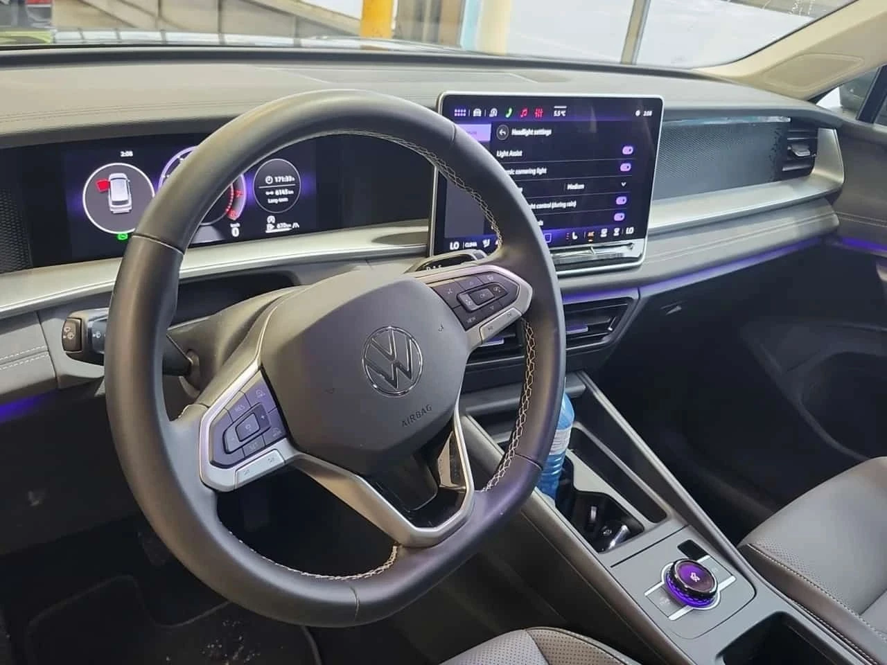 VW Tiguan, снимка 10 - Автомобили и джипове - 56726593