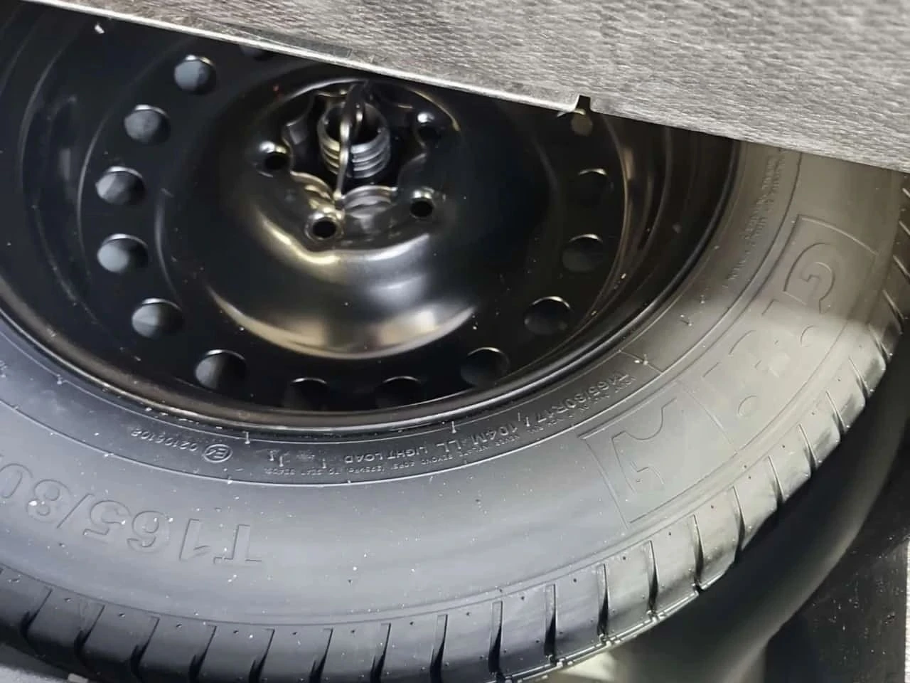 VW Tiguan, снимка 14 - Автомобили и джипове - 56726593