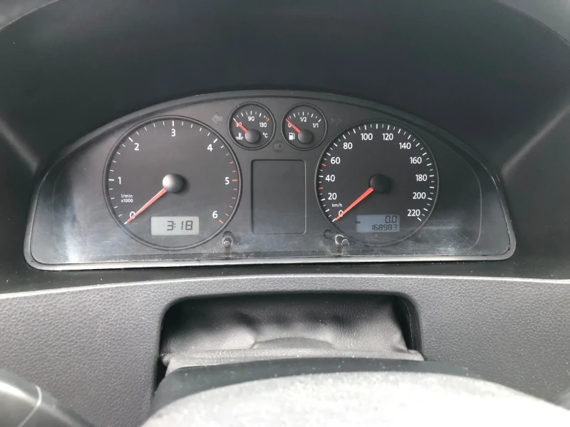VW Transporter 1.9 TDi 86 к.с., снимка 11 - Бусове и автобуси - 52325191