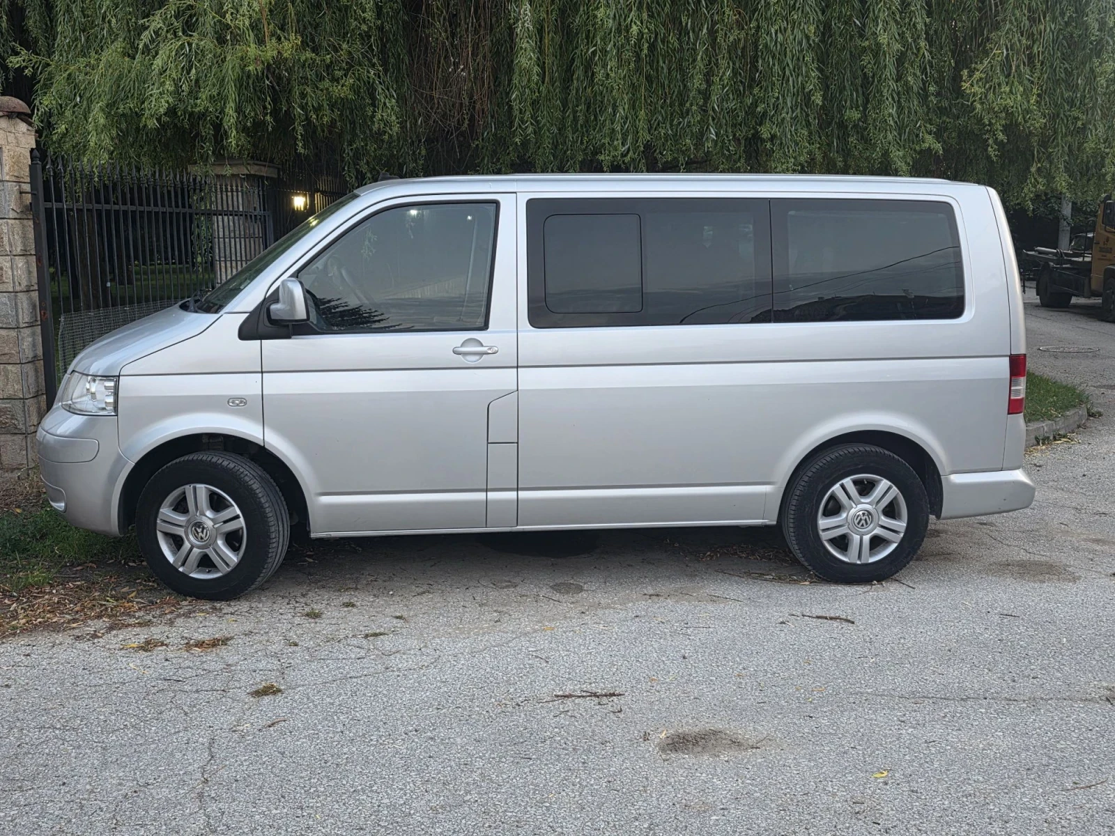 VW Caravelle, снимка 10 - Бусове и автобуси - 56341697