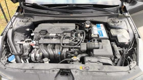 Hyundai Elantra 2.0 БЕНЗИН АВТОМАТ, снимка 16