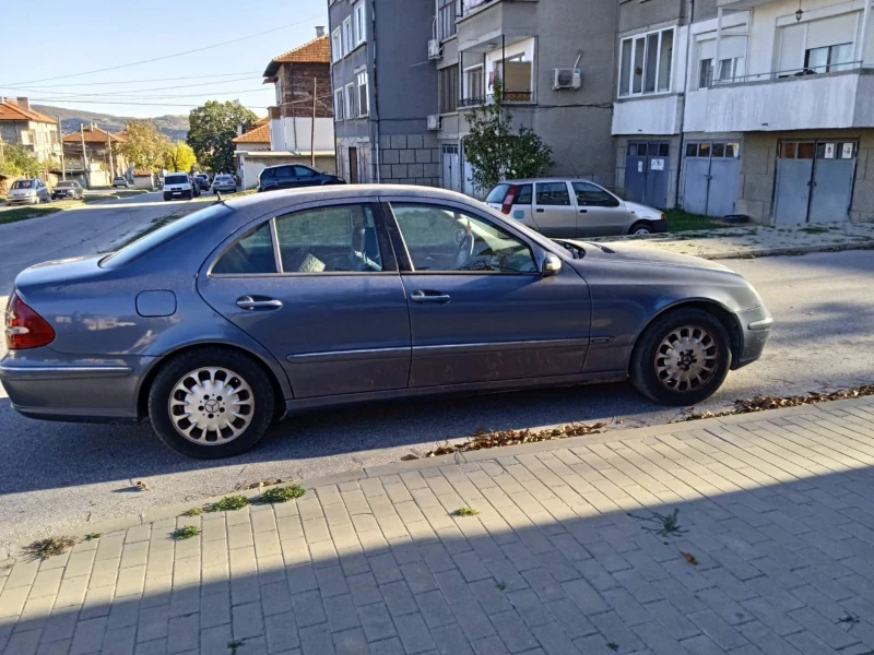 Mercedes-Benz E 220 CDI, снимка 6 - Автомобили и джипове - 47608439