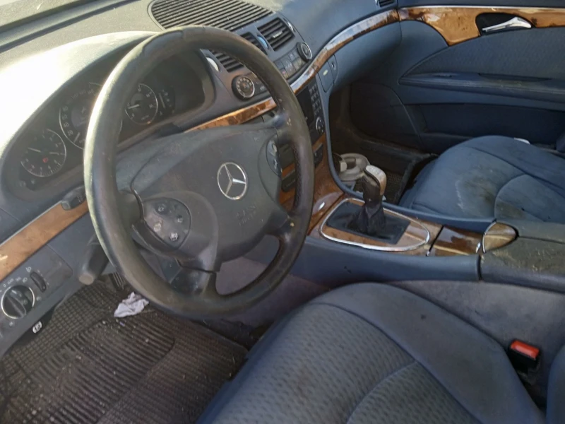 Mercedes-Benz E 220 CDI, снимка 9 - Автомобили и джипове - 47608439