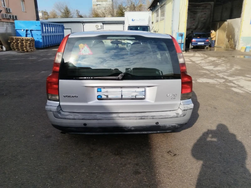 Volvo V70, снимка 4 - Автомобили и джипове - 48822061